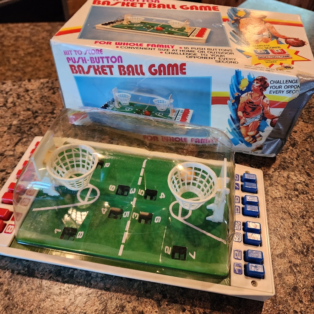 Vintage 70's Dome Tabletop Basketball Game